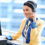 Menghubungi layanan pelanggan untuk mengatasi kendala login KlikBCA Bisnis secara aman.